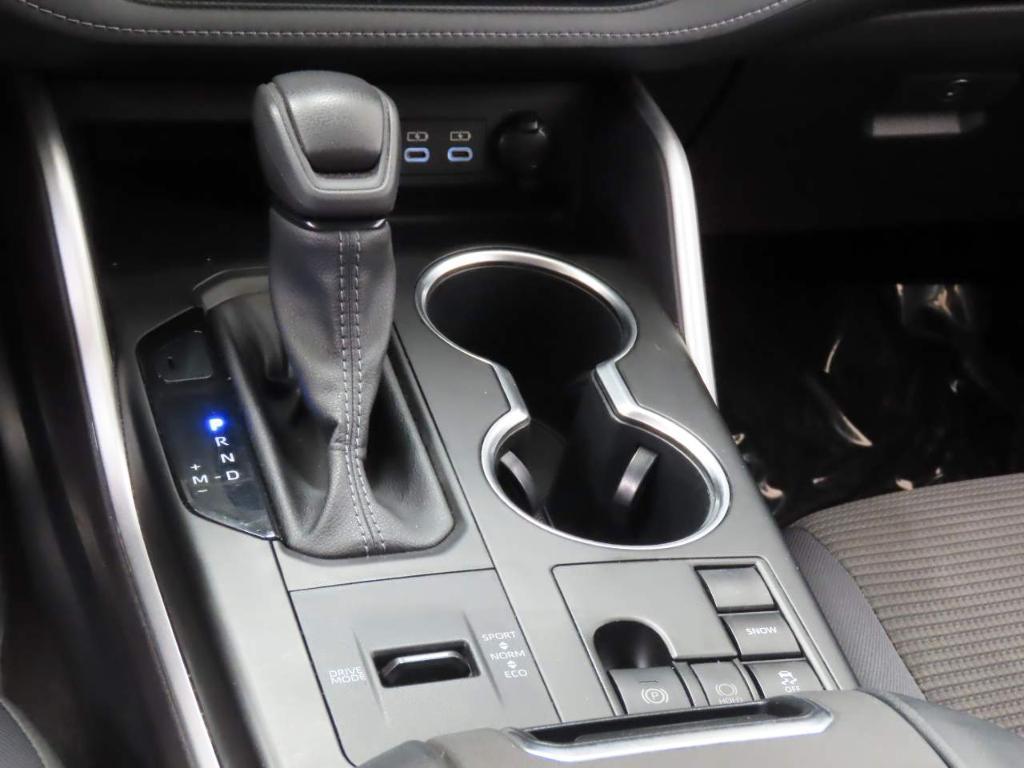 used 2023 Toyota Highlander car, priced at $29,596