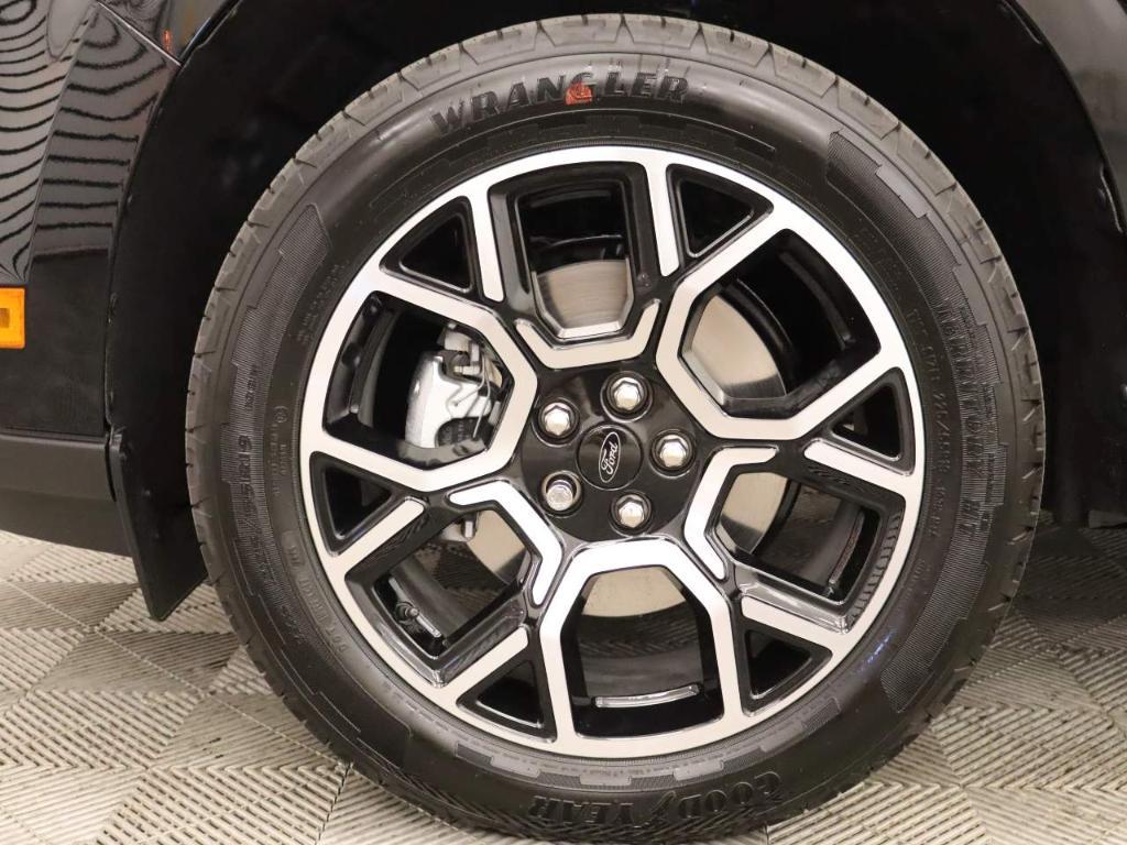 new 2025 Ford Maverick car, priced at $38,365