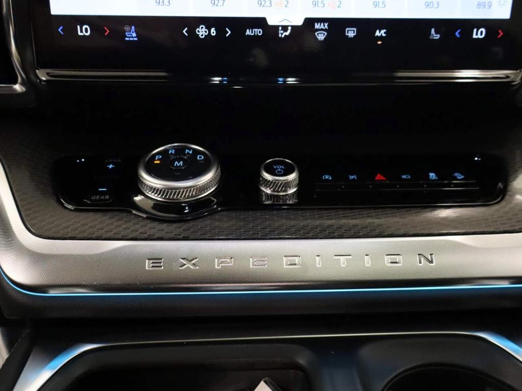 new 2025 Ford Expedition car, priced at $83,960