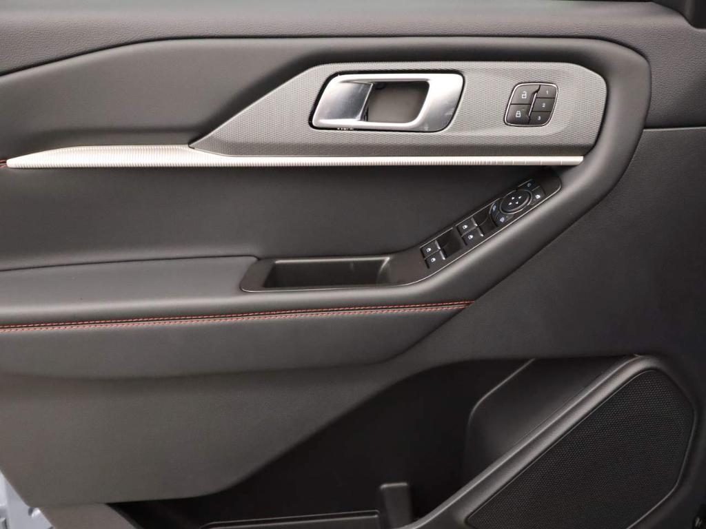 new 2025 Ford Explorer car, priced at $50,600