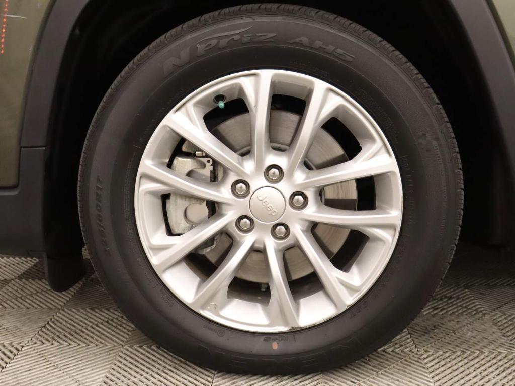 used 2019 Jeep Cherokee car, priced at $16,521