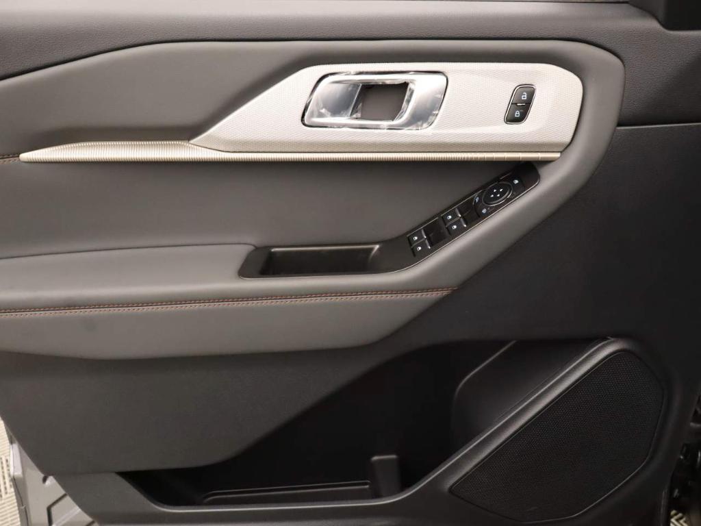 new 2025 Ford Explorer car, priced at $45,085