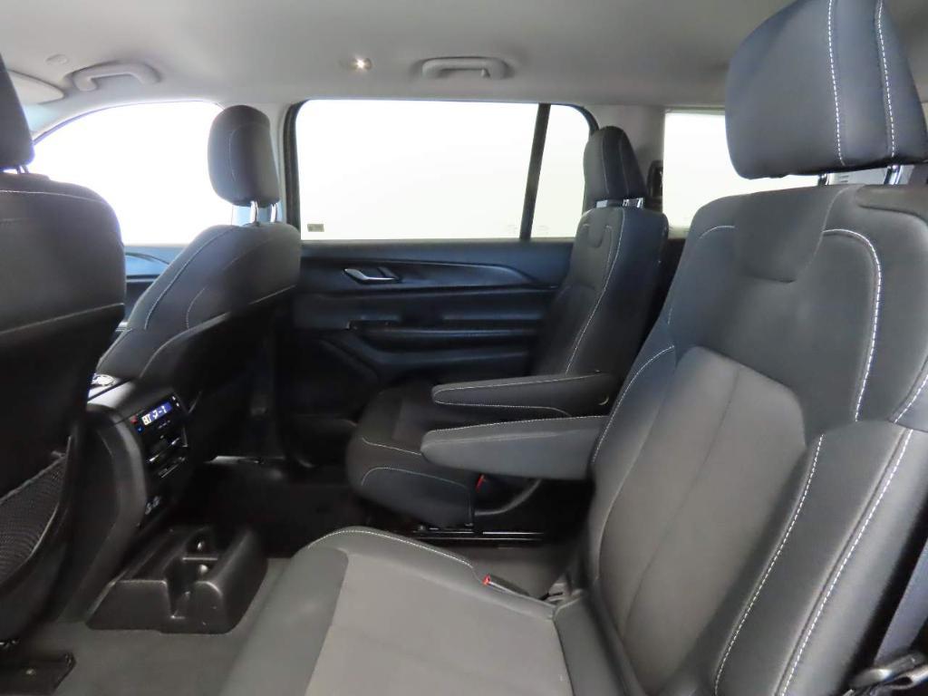 used 2023 Jeep Grand Cherokee L car, priced at $28,994