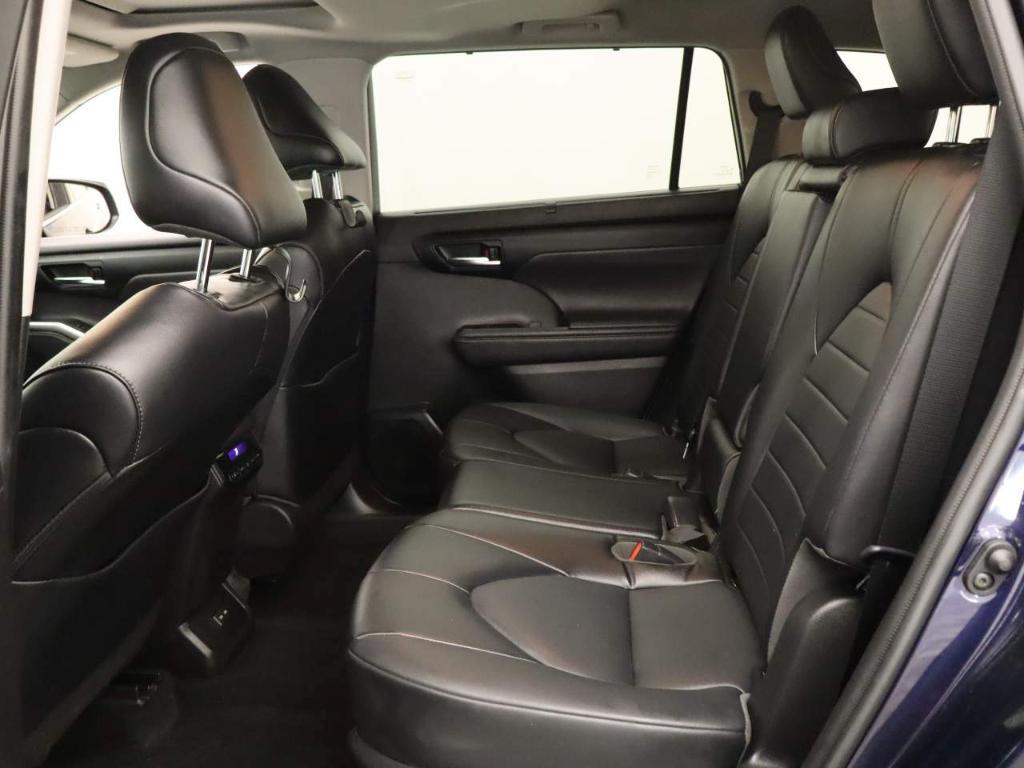 used 2022 Toyota Highlander car, priced at $35,435
