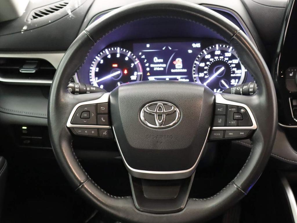 used 2022 Toyota Highlander car, priced at $35,435