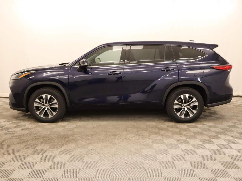 used 2022 Toyota Highlander car, priced at $35,435