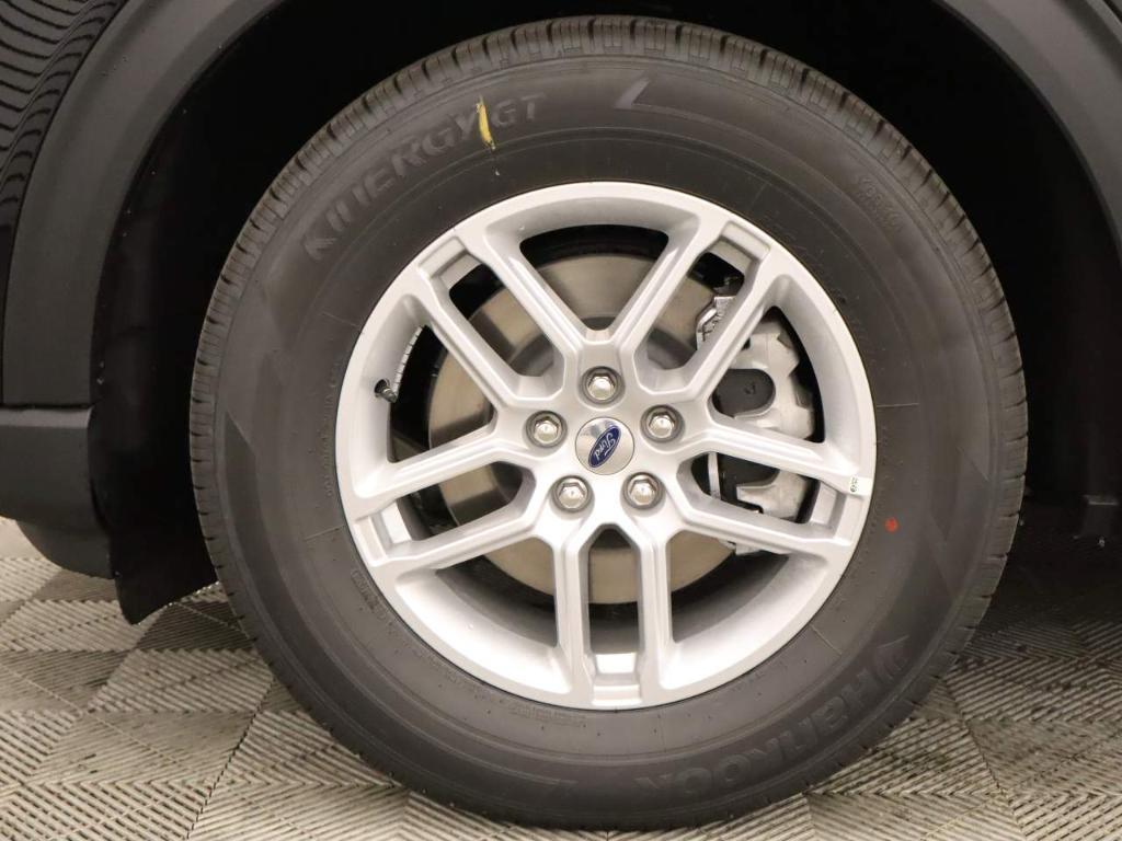 new 2025 Ford Explorer car, priced at $43,280