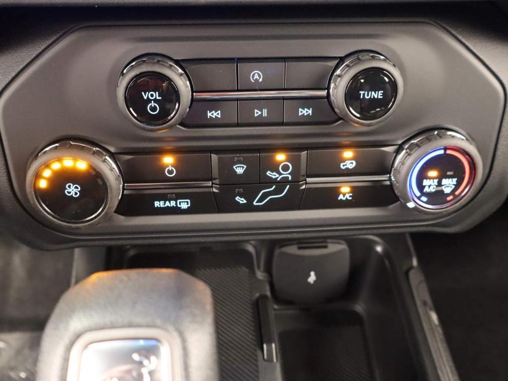 new 2025 Ford Bronco car, priced at $42,713