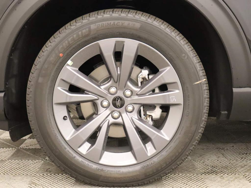 new 2025 Ford Explorer car, priced at $47,895
