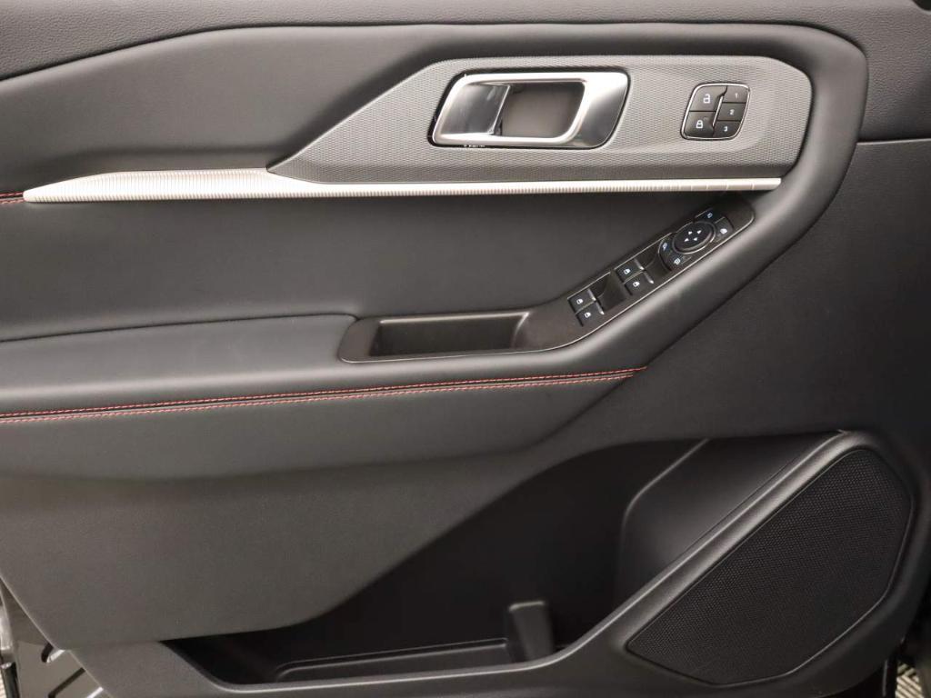 new 2025 Ford Explorer car, priced at $47,625