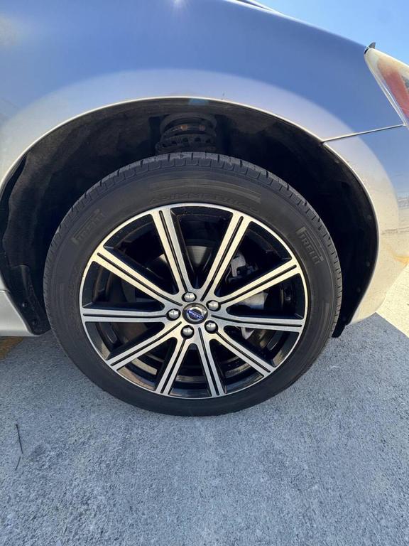 used 2015 Volvo XC60 car, priced at $9,995