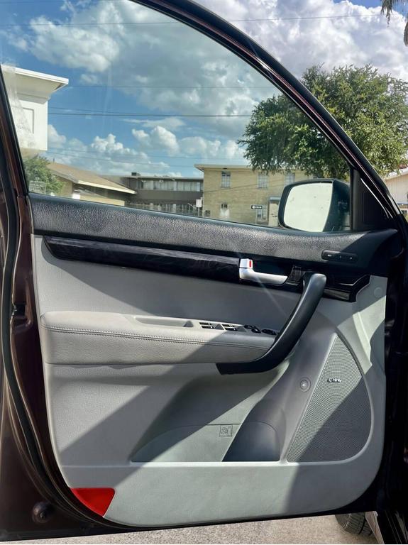 used 2014 Kia Sorento car, priced at $7,995