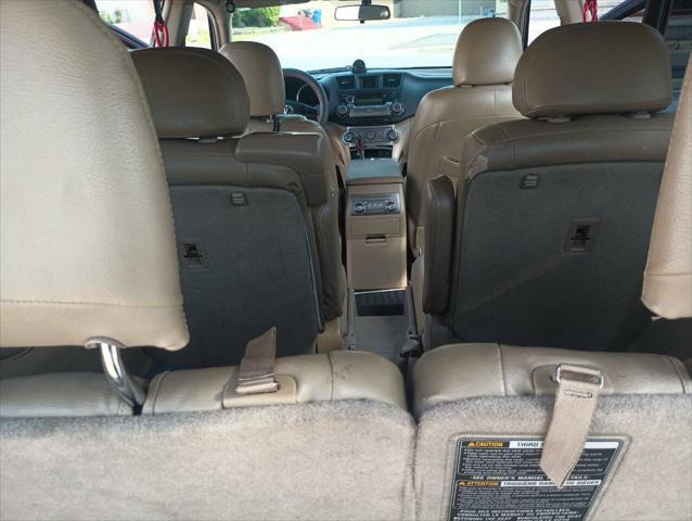 used 2012 Toyota Highlander car, priced at $9,995