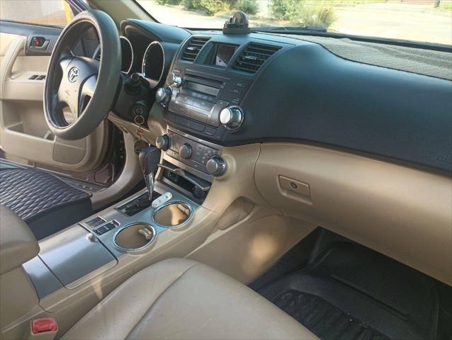 used 2012 Toyota Highlander car, priced at $9,995