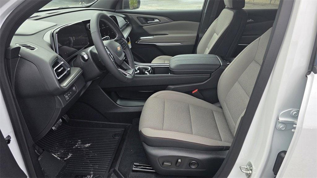 new 2025 Chevrolet Traverse car, priced at $41,510