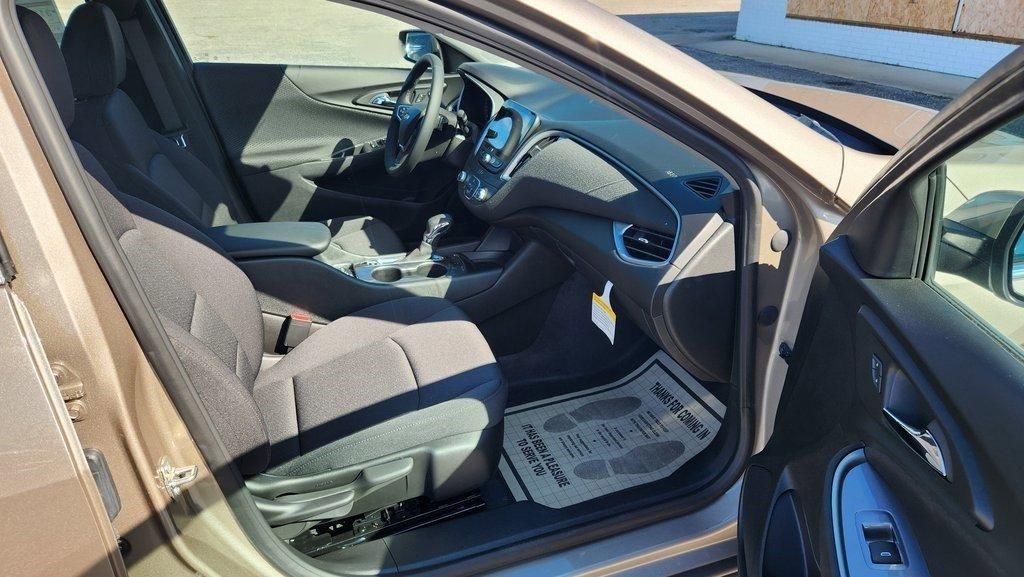 new 2024 Chevrolet Malibu car, priced at $23,595