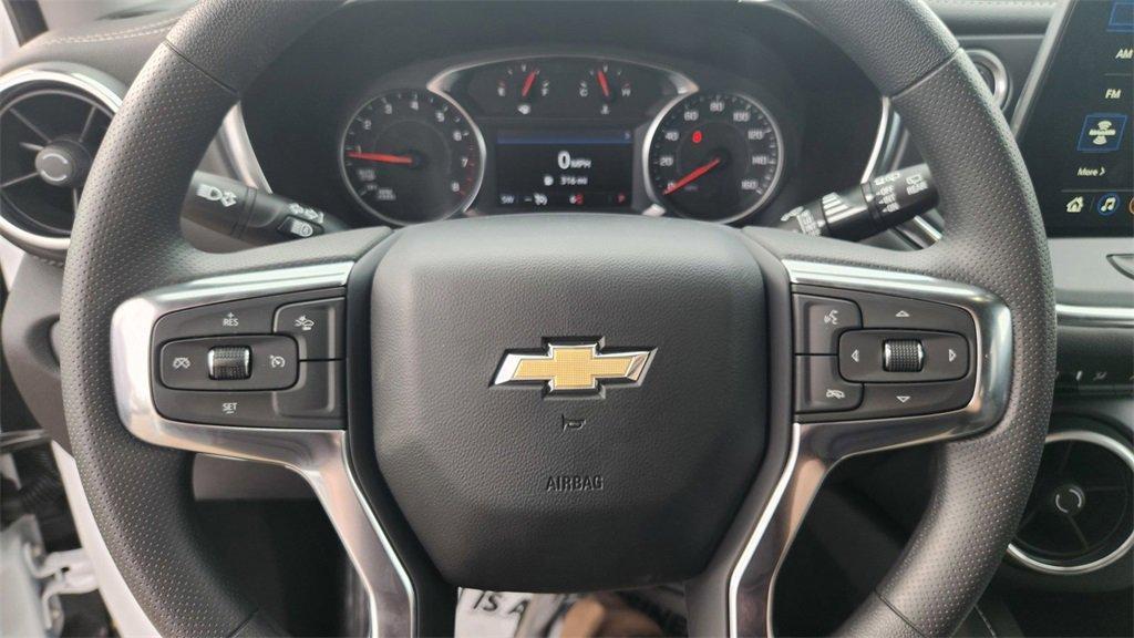 new 2025 Chevrolet Blazer car, priced at $32,795