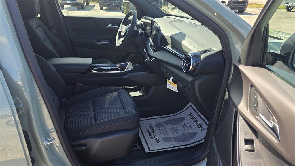 new 2025 Chevrolet Equinox car, priced at $26,995