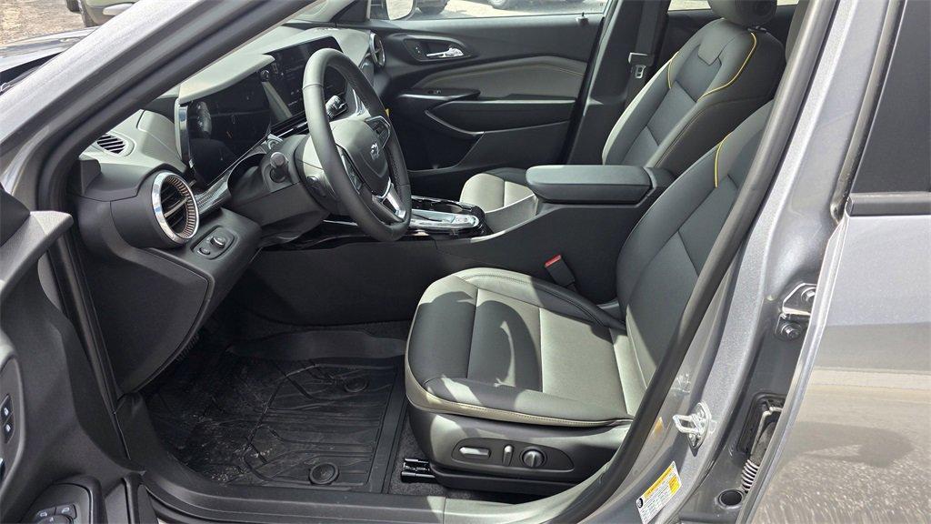 new 2025 Chevrolet Trax car, priced at $24,455