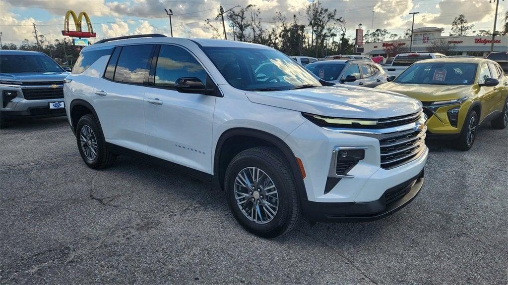 new 2025 Chevrolet Traverse car, priced at $44,380