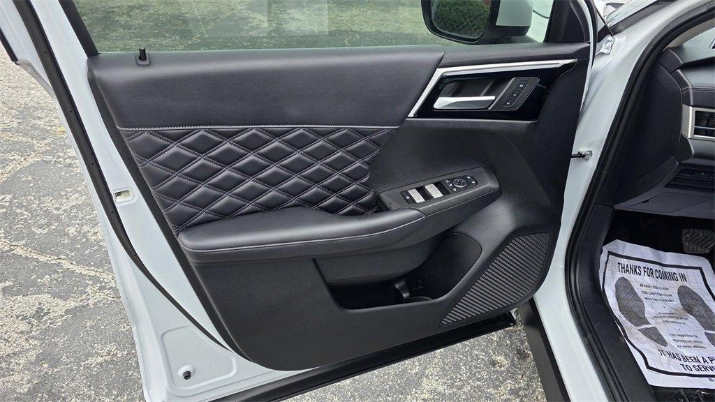 used 2023 Mitsubishi Outlander car, priced at $27,999