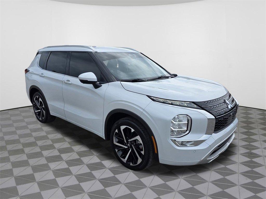used 2023 Mitsubishi Outlander car, priced at $27,999