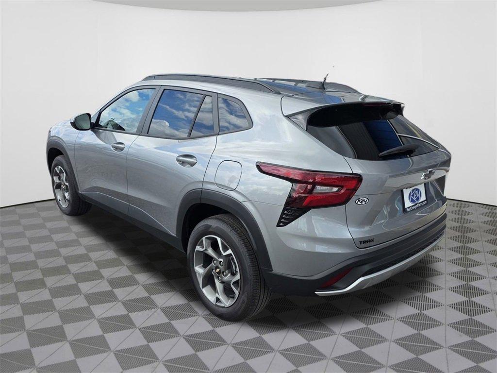 new 2025 Chevrolet Trax car, priced at $23,035