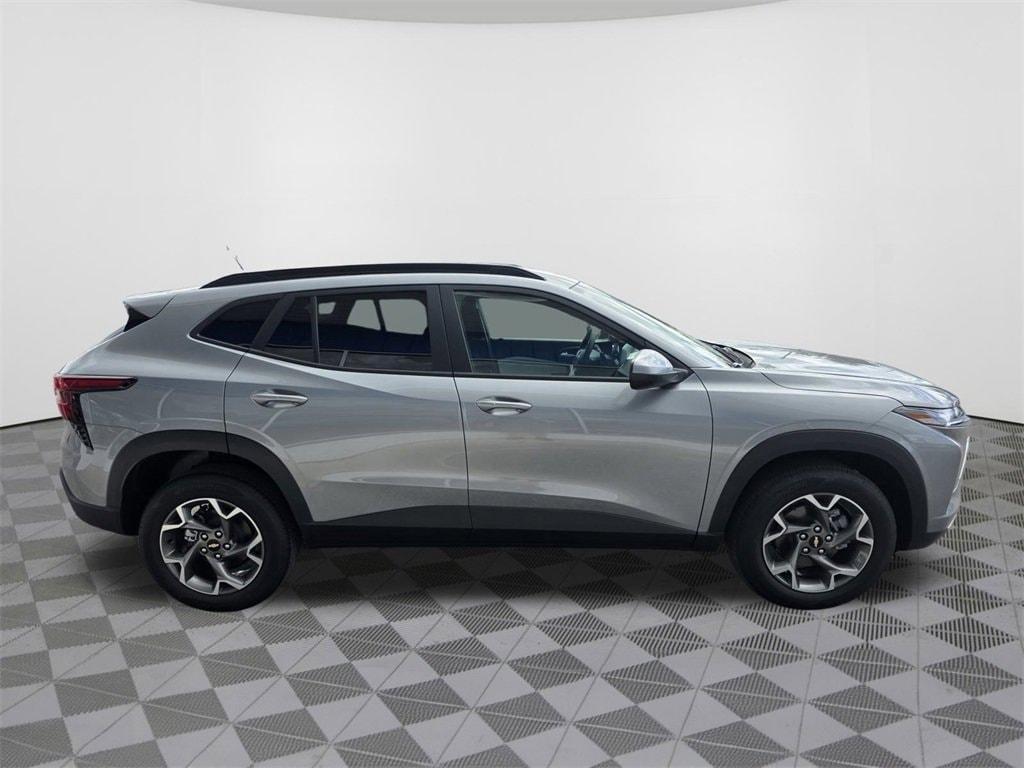new 2025 Chevrolet Trax car, priced at $23,035