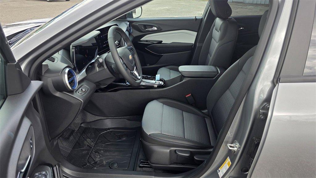 new 2025 Chevrolet Trax car, priced at $23,035