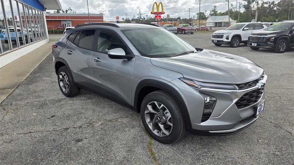 new 2025 Chevrolet Trax car, priced at $23,035