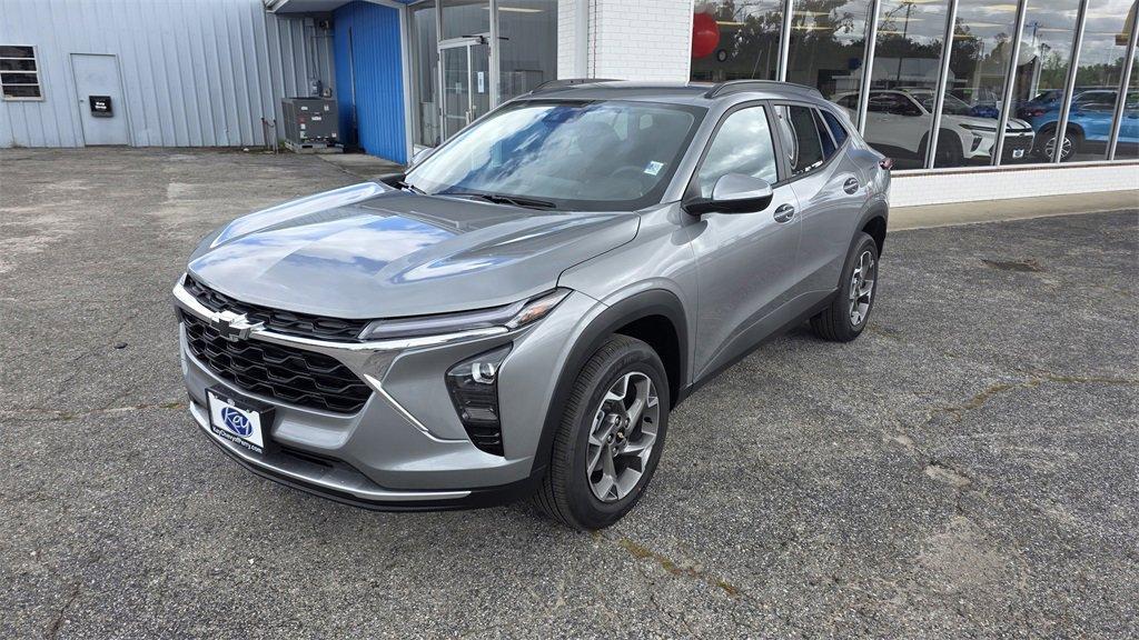 new 2025 Chevrolet Trax car, priced at $23,035
