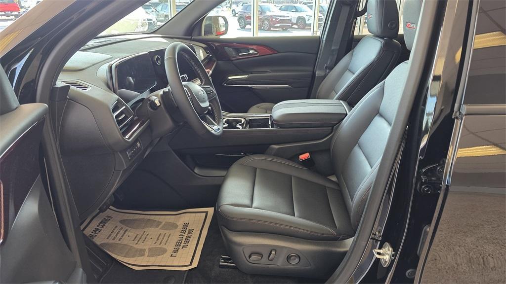 new 2025 Chevrolet Traverse car, priced at $48,195