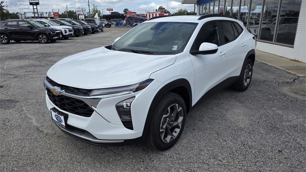 new 2025 Chevrolet Trax car, priced at $23,250