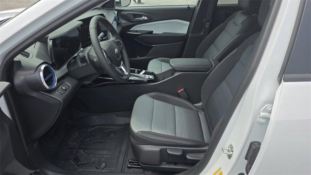 new 2025 Chevrolet Trax car, priced at $23,250