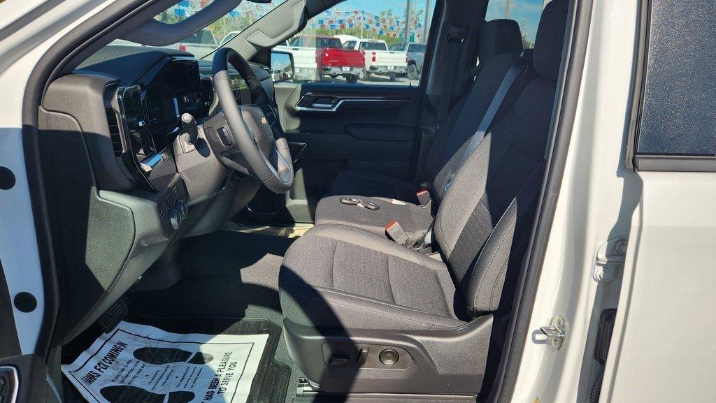 new 2024 Chevrolet Silverado 1500 car, priced at $43,995