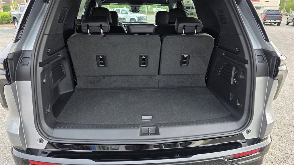 new 2025 Chevrolet Traverse car, priced at $54,435