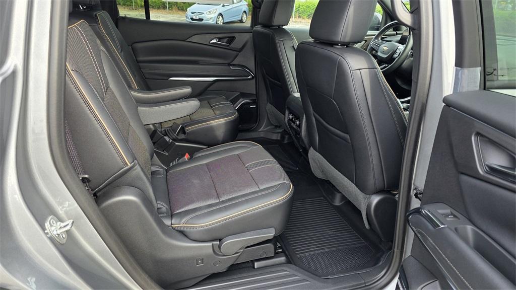 new 2025 Chevrolet Traverse car, priced at $54,435