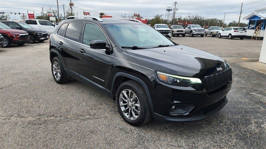 used 2019 Jeep Cherokee car, priced at $17,499