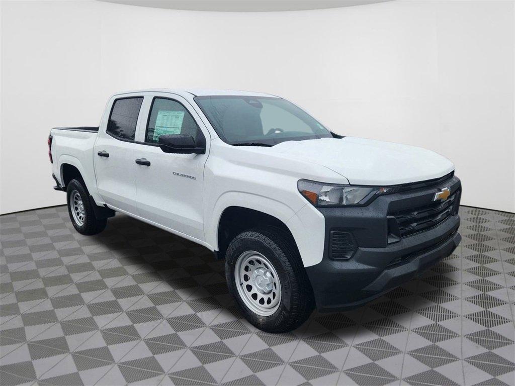 new 2025 Chevrolet Colorado car, priced at $30,995