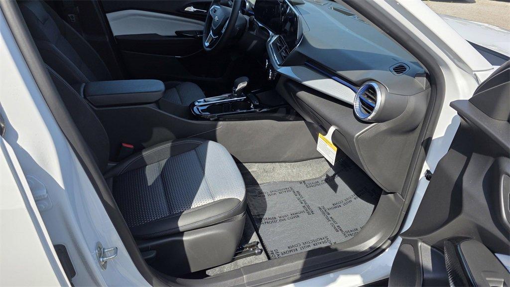 new 2025 Chevrolet Trax car, priced at $22,985
