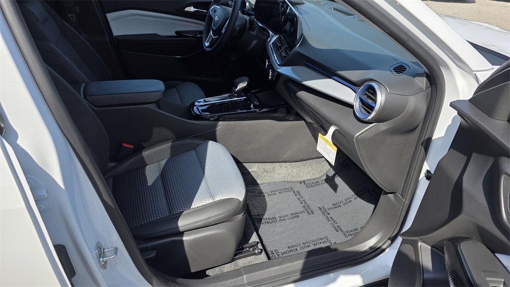 new 2025 Chevrolet Trax car, priced at $22,485
