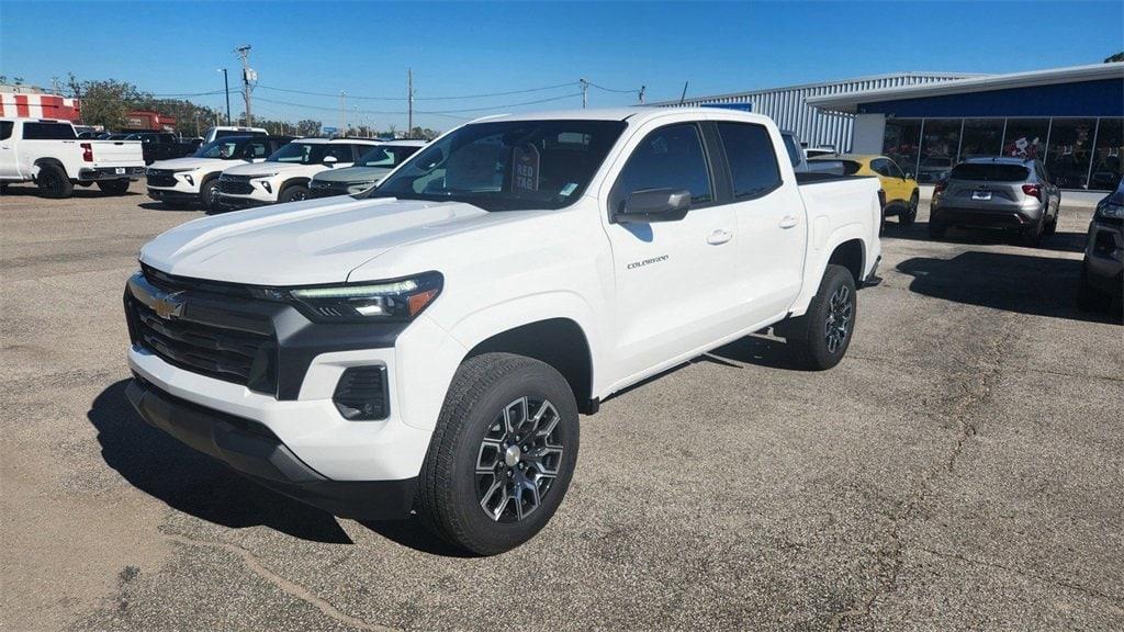 new 2024 Chevrolet Colorado car, priced at $38,090