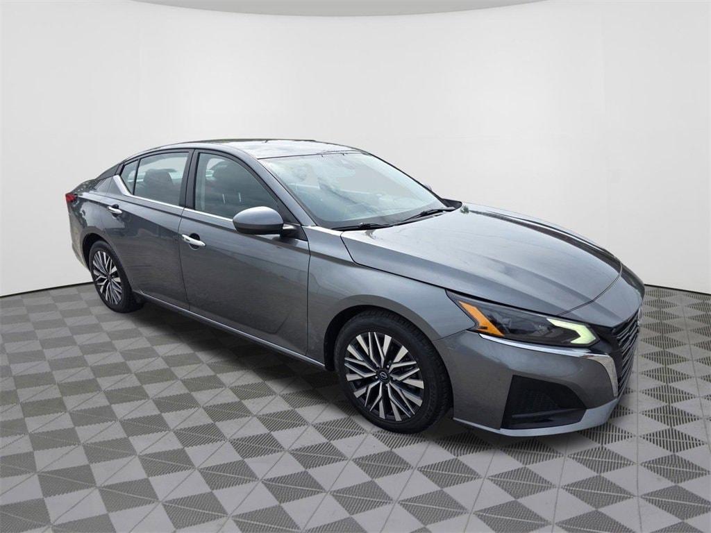 used 2023 Nissan Altima car, priced at $19,999