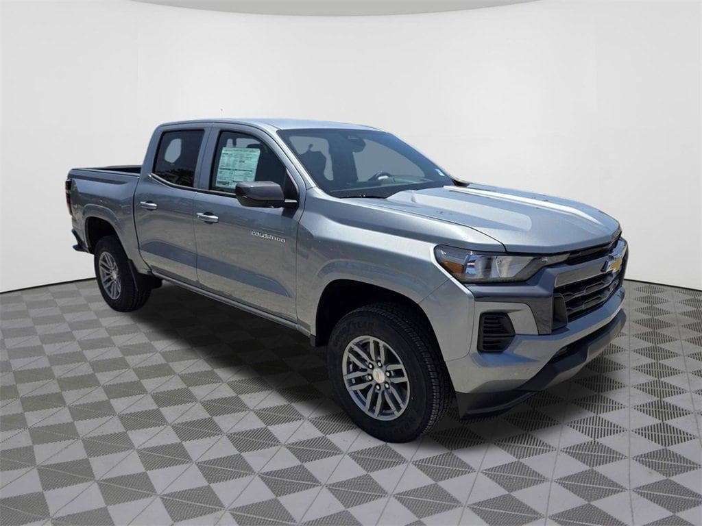 new 2025 Chevrolet Colorado car, priced at $35,880