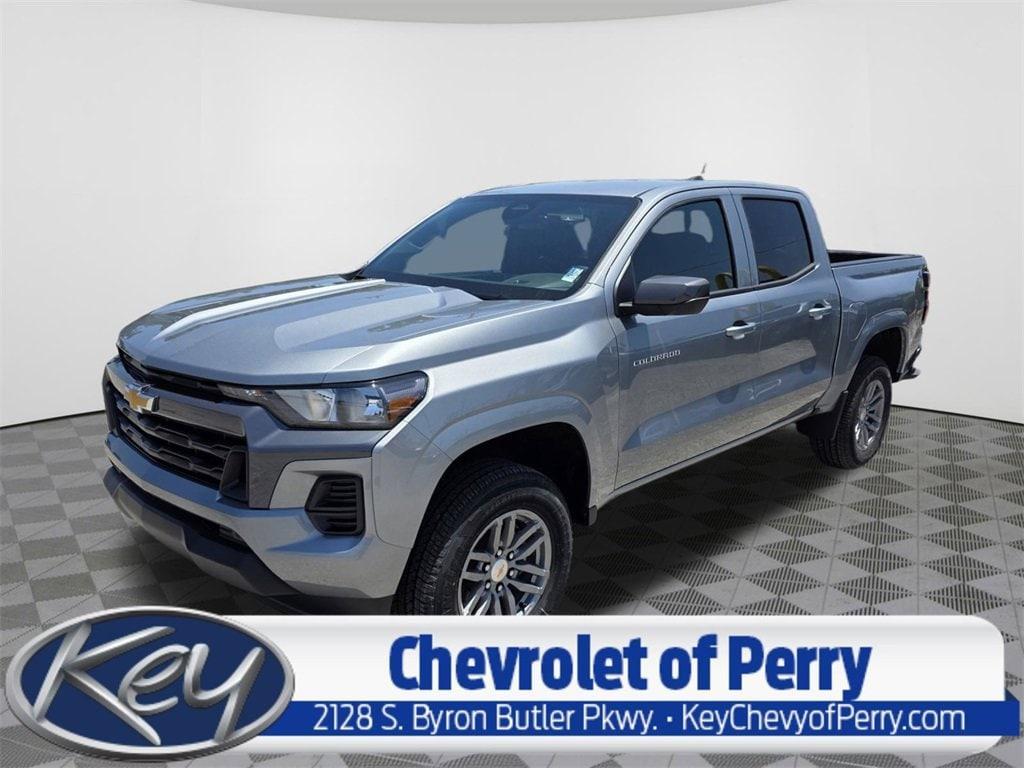 new 2025 Chevrolet Colorado car, priced at $35,880