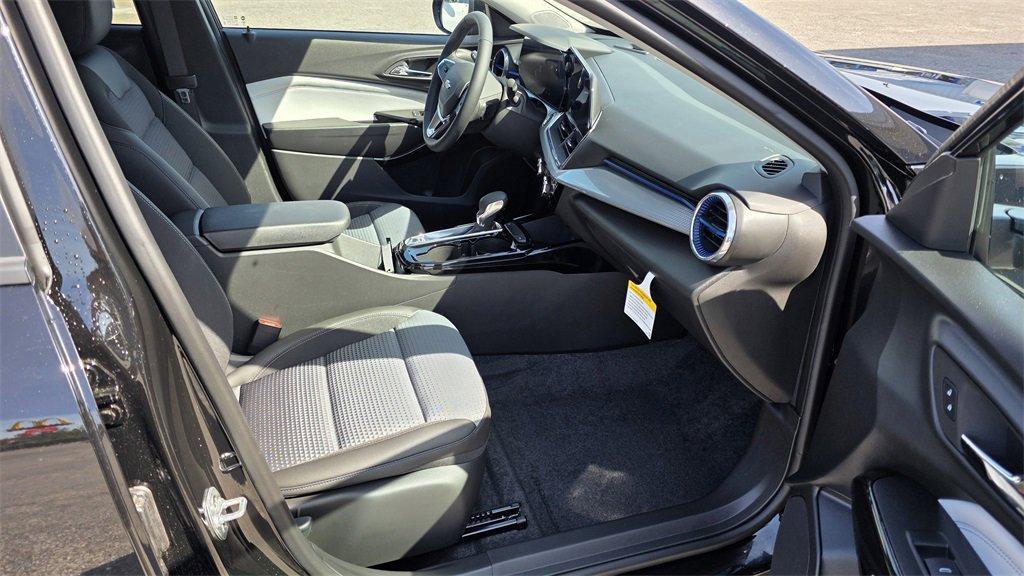 new 2025 Chevrolet Trax car, priced at $22,985