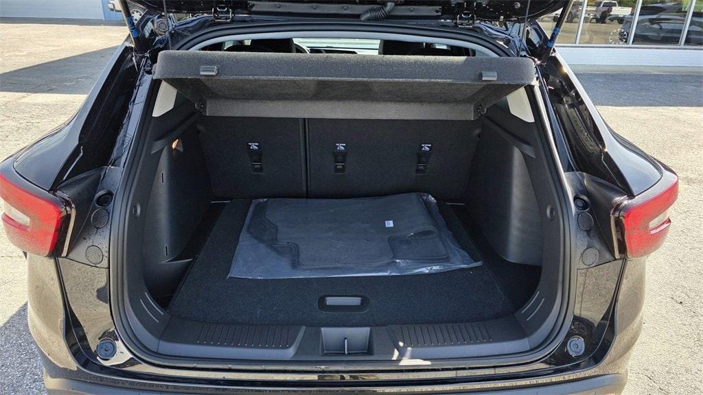 new 2025 Chevrolet Trax car, priced at $22,985
