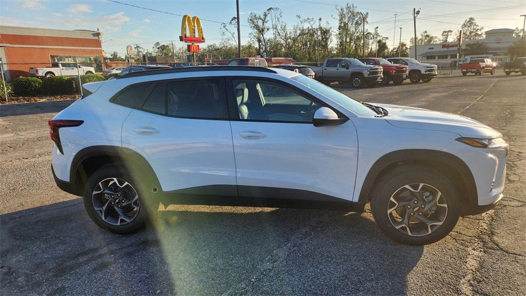 new 2025 Chevrolet Trax car, priced at $22,595