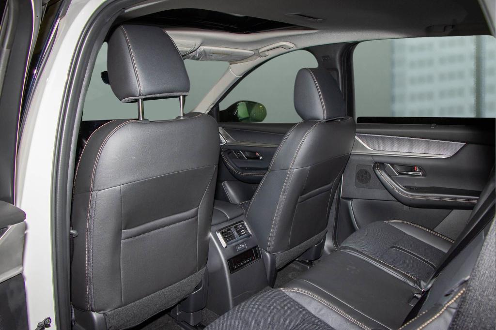 new 2025 Mazda CX-70 car, priced at $45,350