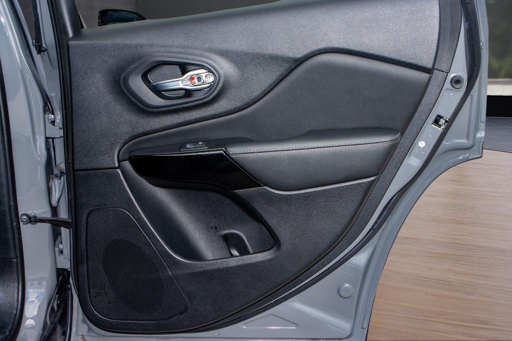 used 2023 Jeep Cherokee car, priced at $20,090